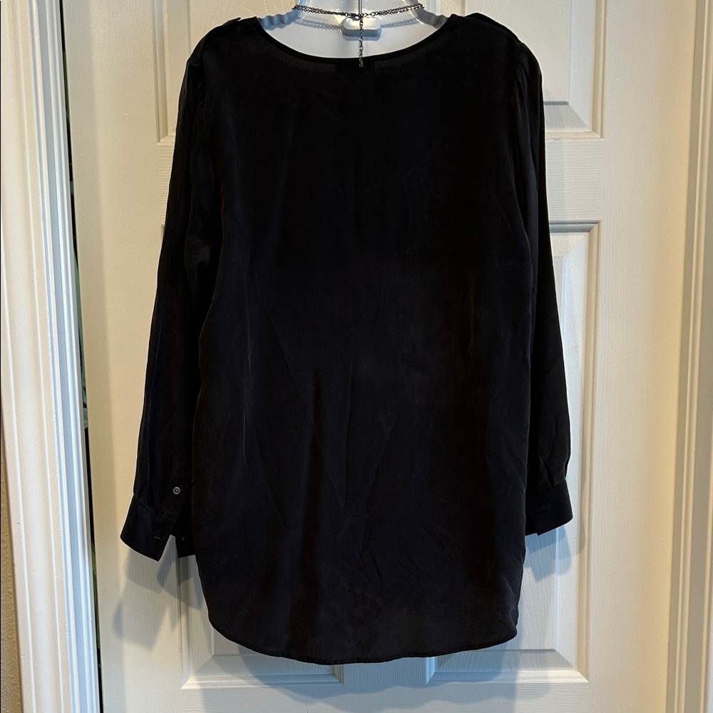 Joie Black V-Neck Blouse 100% silk size small - Picture 3 of 5
